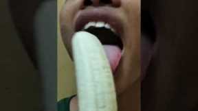 banana eating technique#shorts