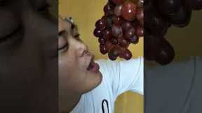 Eat bunch of American grapes#shorts