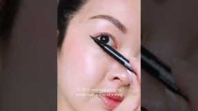 Try *THIS* makeup hack for mess-free winged eyeliner! #eyelinerhack #beautyhack #makeuphack
