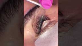Thoughts on eyelash tinting? #eyelashes #eyelashlift